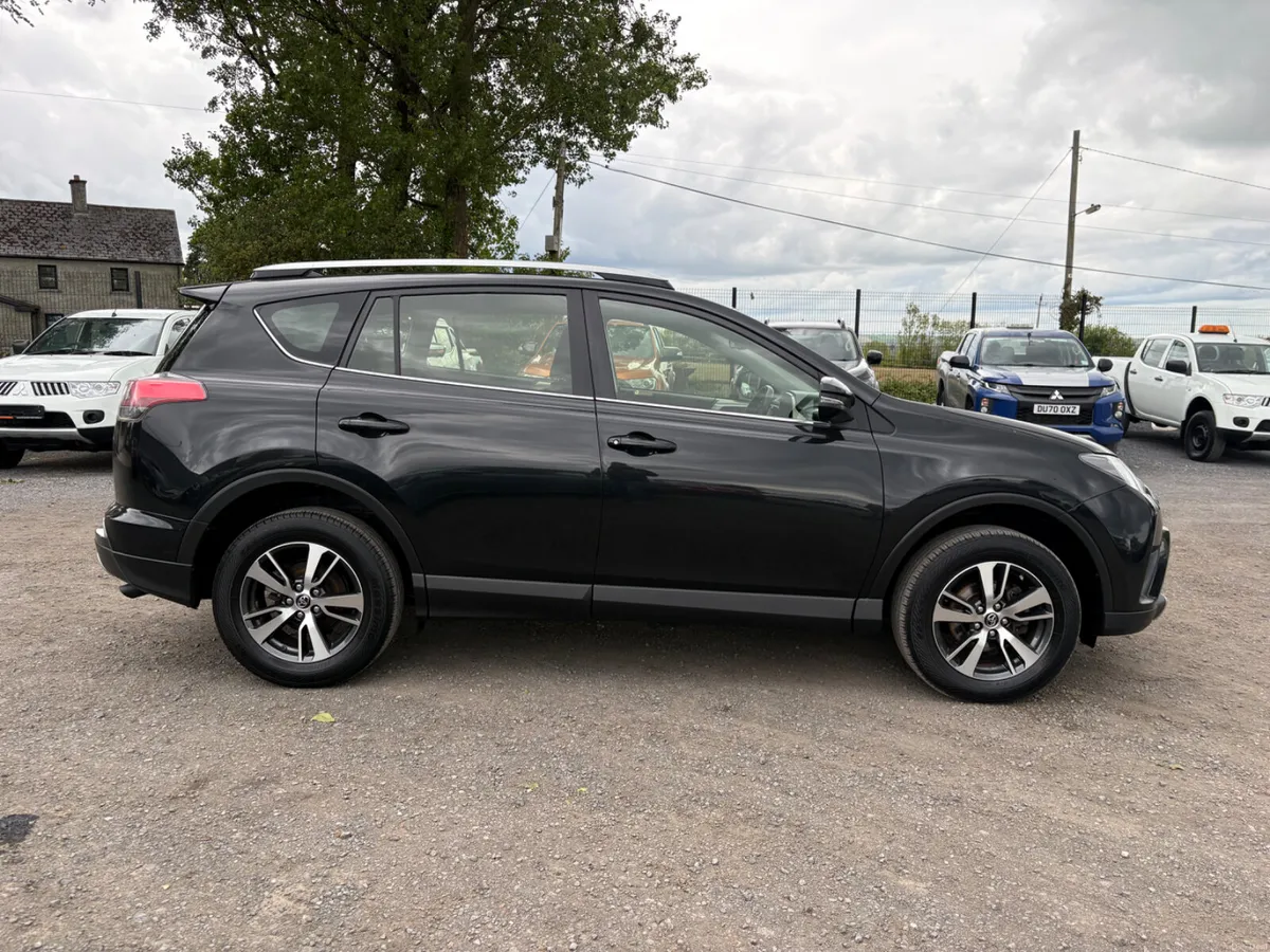 Toyota RAV4 - Image 4