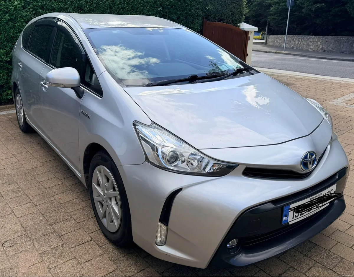 Toyota Prius Alpha 7 seater - Image 2