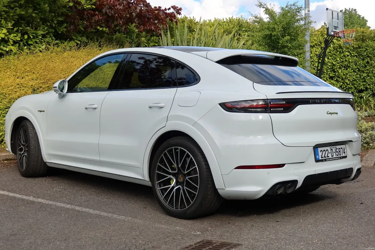 2022 (222-D) Porsche Cayenne Coupe E-Hybrid - 40k - Image 5