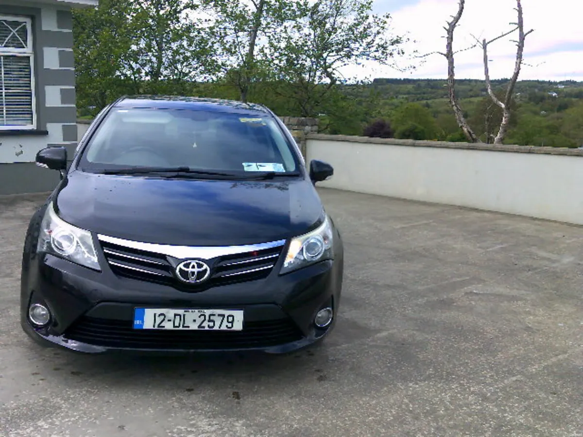 Toyota Avensis 2012 - Image 2