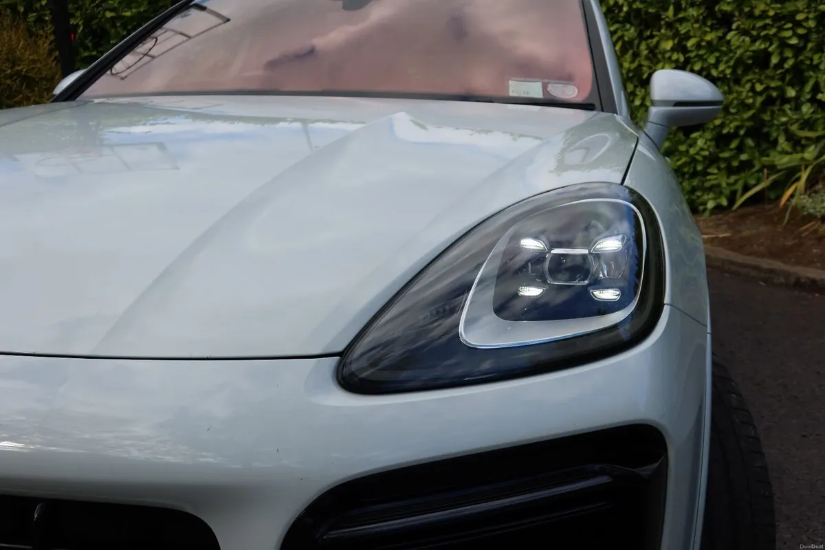 2022 (222-D) Porsche Cayenne Coupe E-Hybrid - 40k - Image 6
