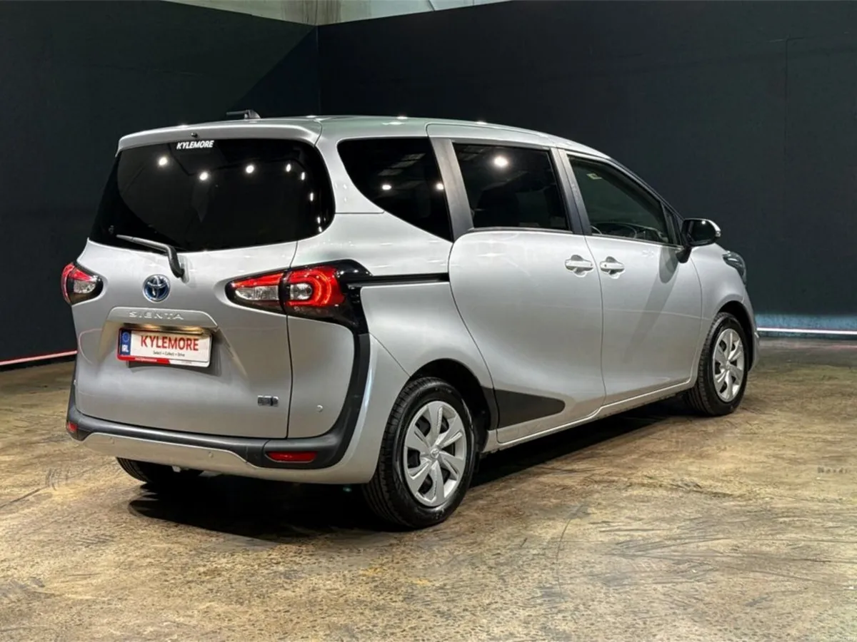 Toyota Sienta 1.5 HYBRID - POWER SLIDNG DOORS - TO - Image 4
