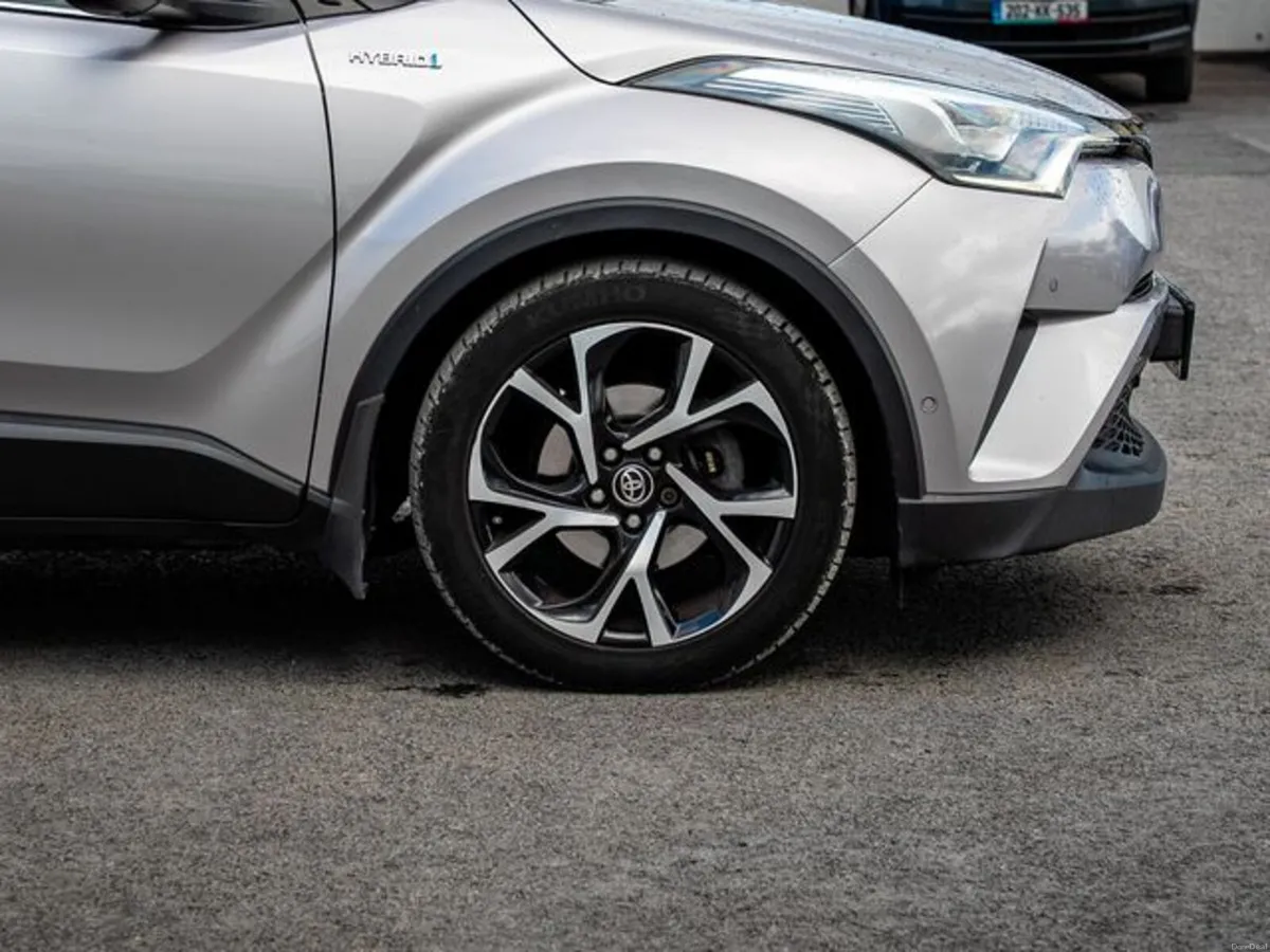 Toyota C-HR DYNAMIC - Image 3
