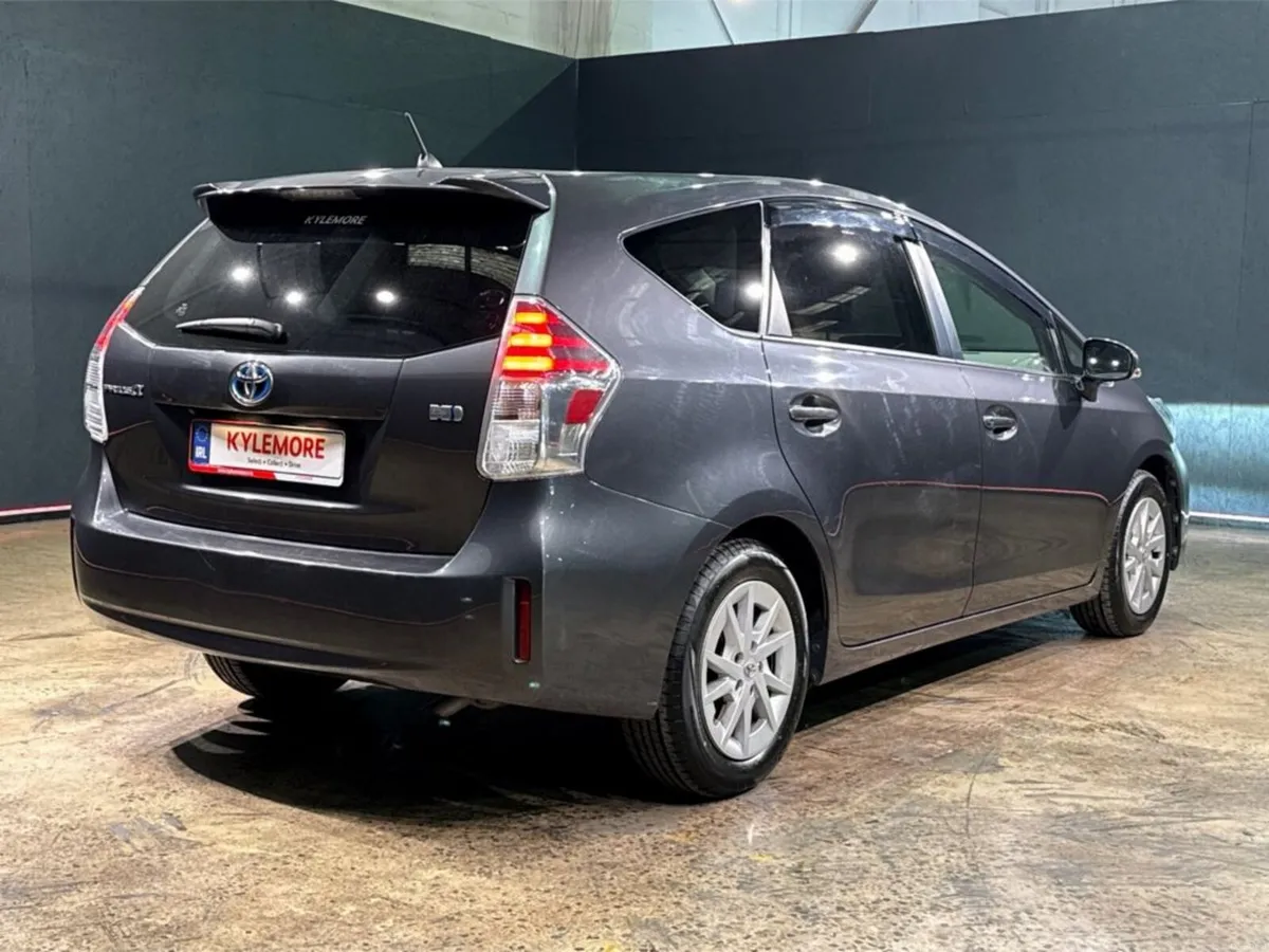 Toyota Prius 1.8 HYBRID - TOYOTA SAFETY SENSE - HU - Image 4