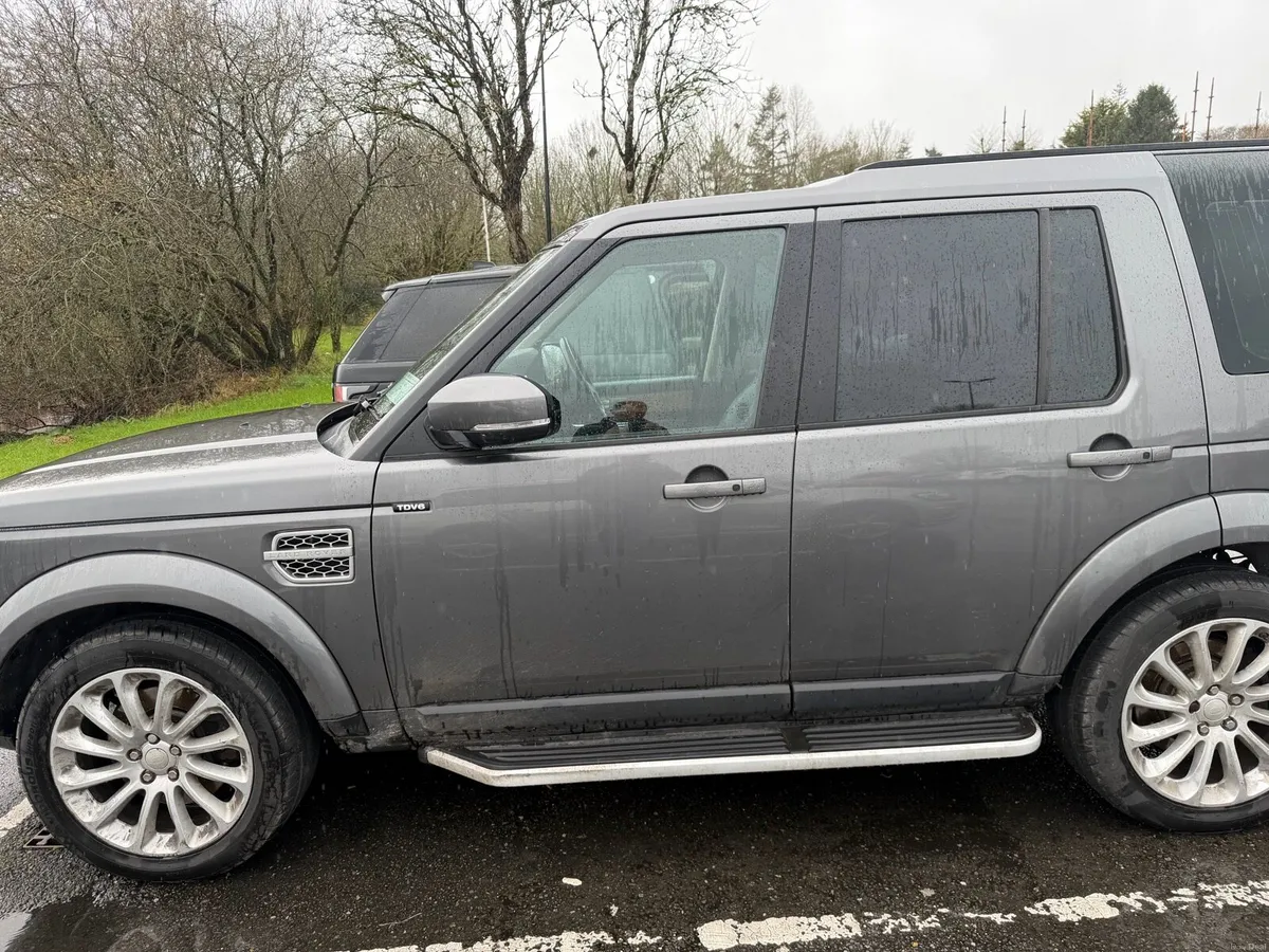 Land Rover Discovery 4 - Image 2