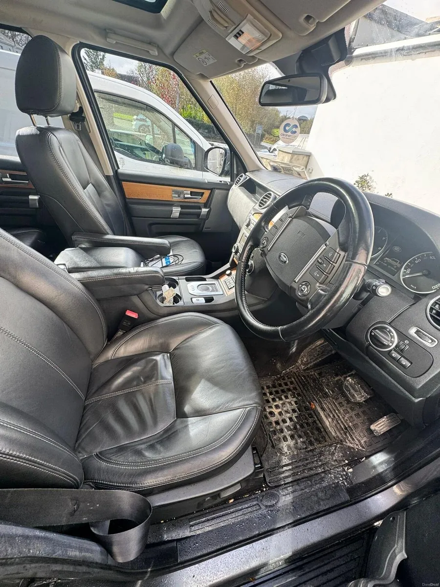 Land Rover Discovery 4 - Image 4