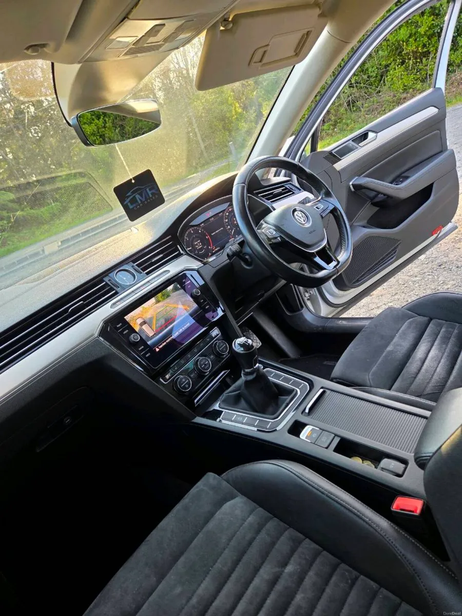 Volkwagen Passat - Image 4