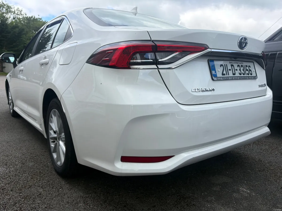 Toyota Corolla 2021 1.8 Hybrid Private Low Miles - Image 2