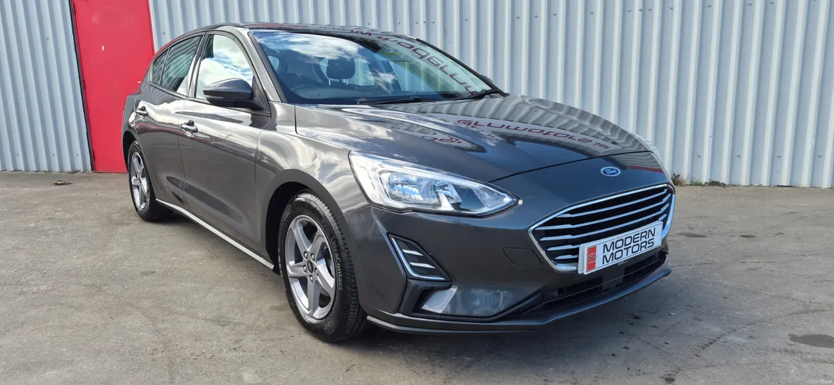 Ford Focus 1.5 tdci style new model low kms - Image 4