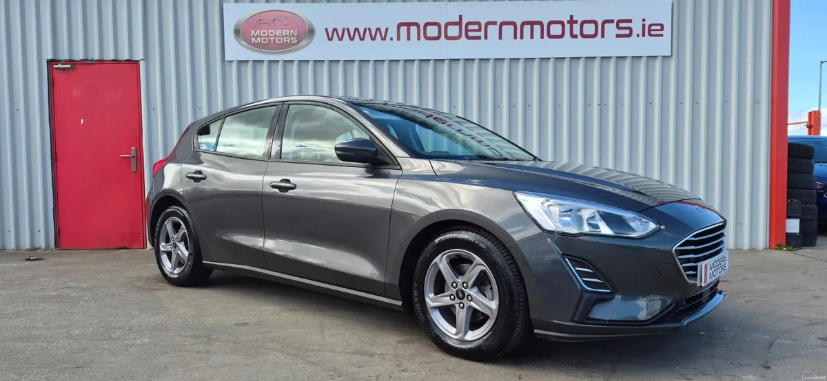 Ford Focus 1.5 tdci style new model low kms - Image 2