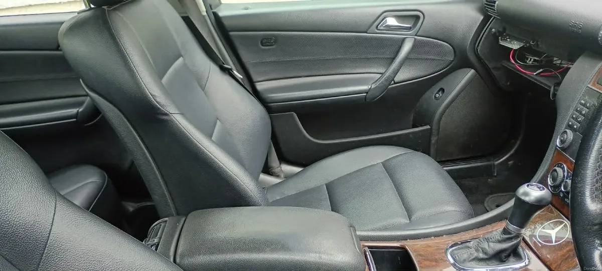 Mercedes-Benz C-Class 2007 - Image 4