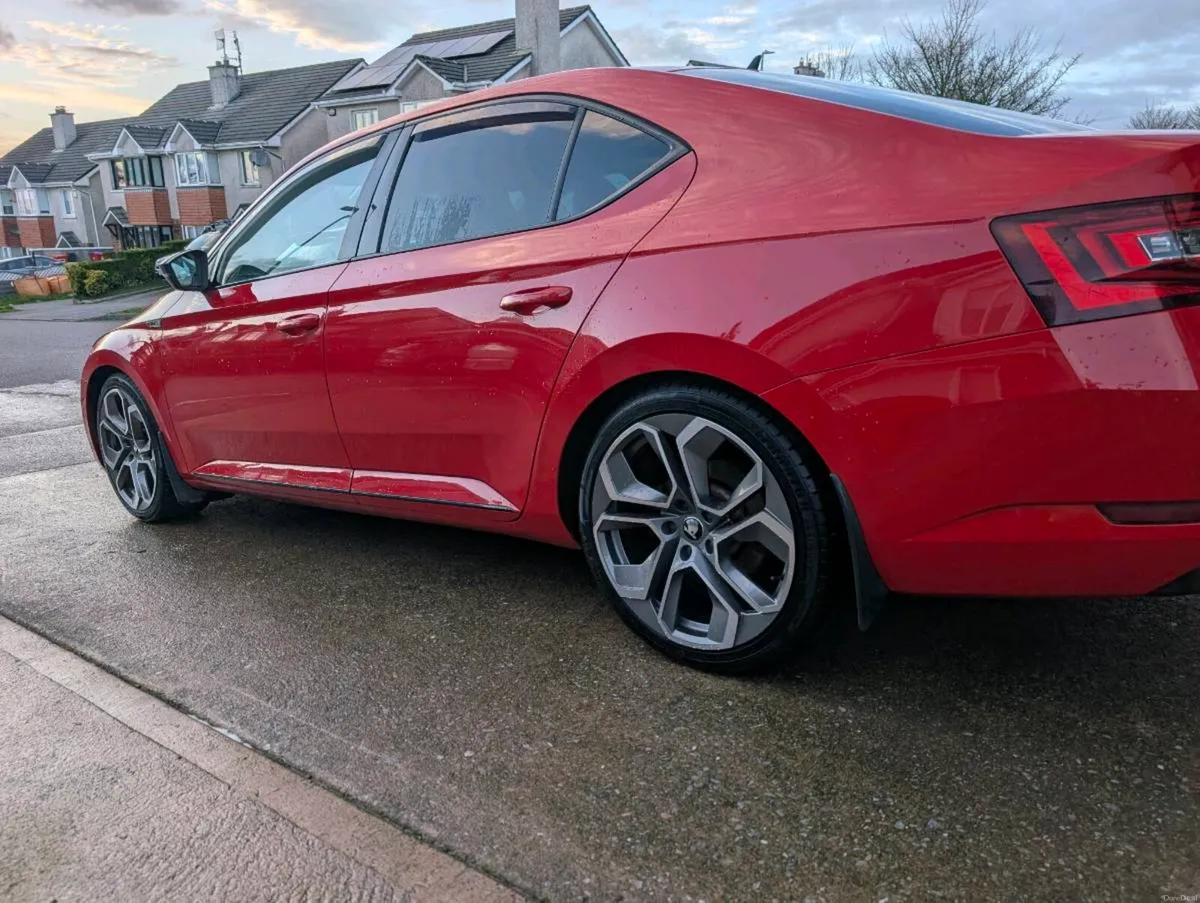 Skoda Superb Sportline 2017 - Image 2