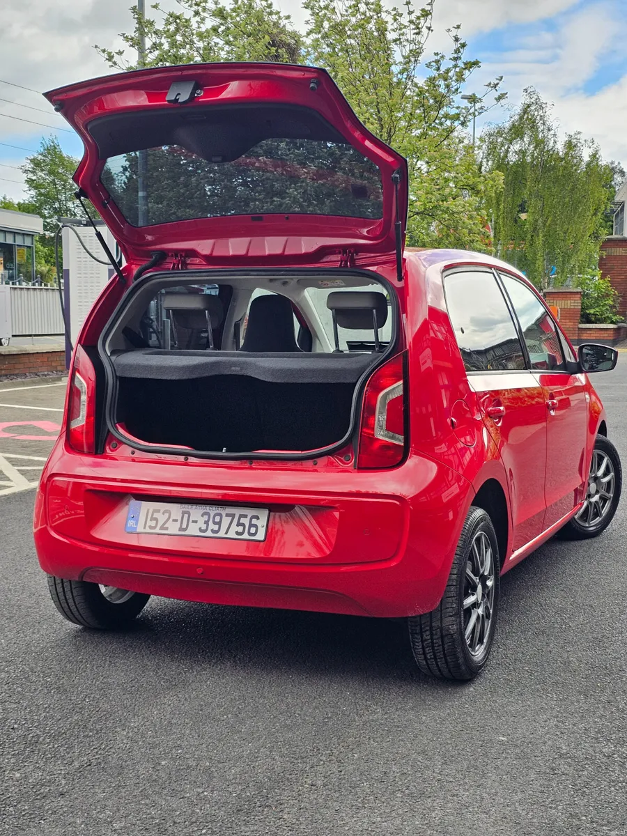 Volkwagen Up  Automatic 2015 - Image 2