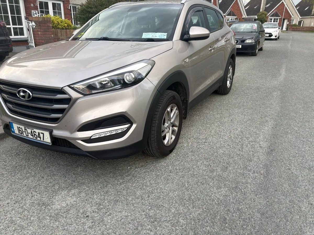Hyundai Tuscan 73k - Image 2