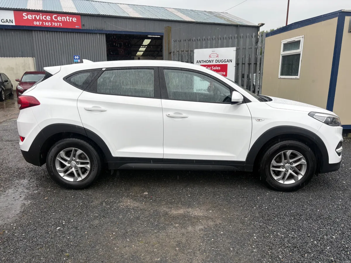 2017 Hyundai Tucson  1.7 - Image 2