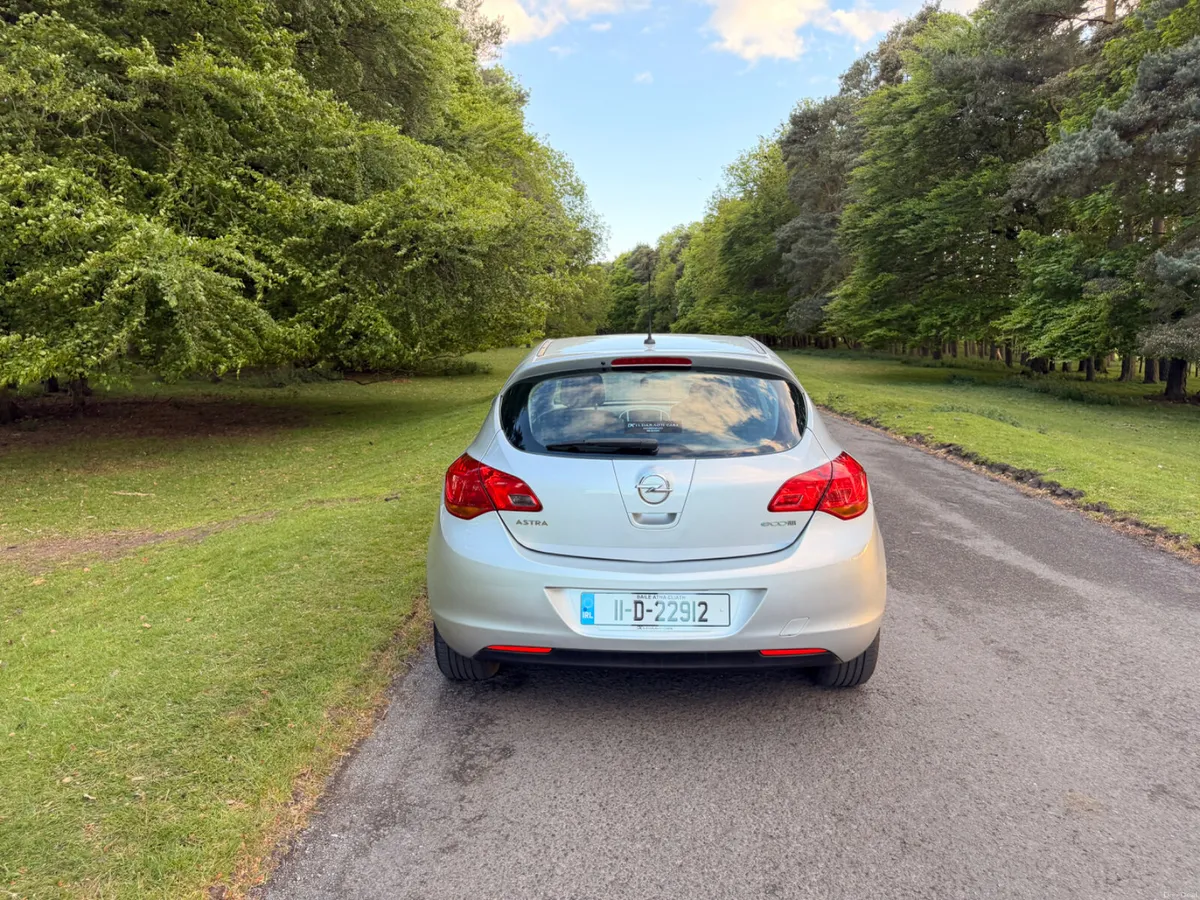 Opel Astra 2011 Diesel - Image 6