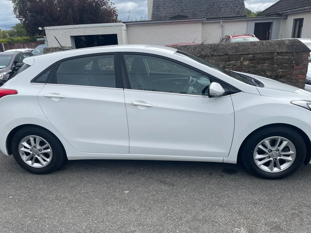 Hyundai i30 SE Nav 1.6 D 2016 - Image 3