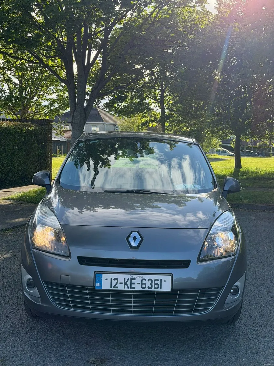 Renault Grand Scenic - Image 2