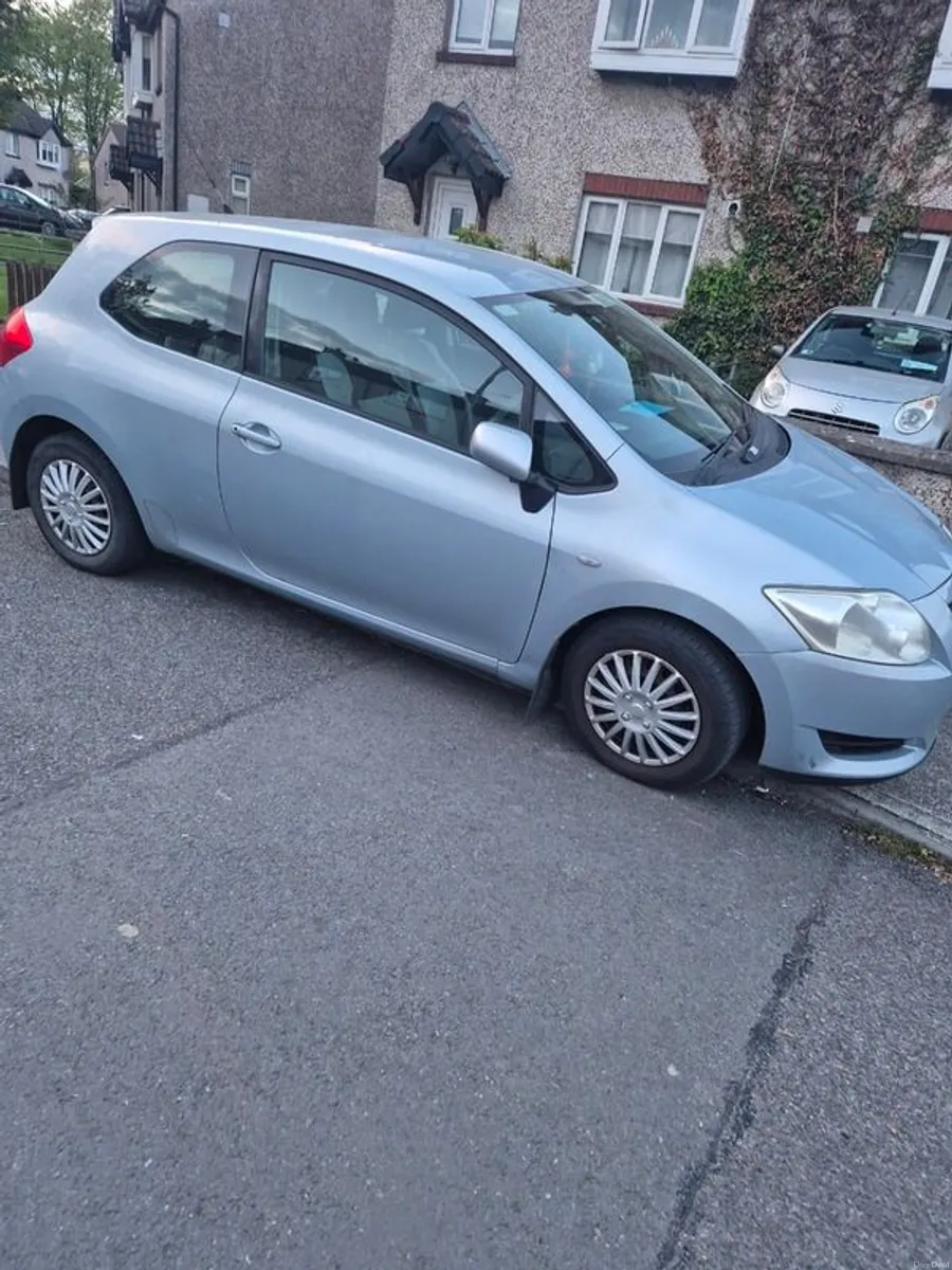 2007 Toyota Auris - Image 1