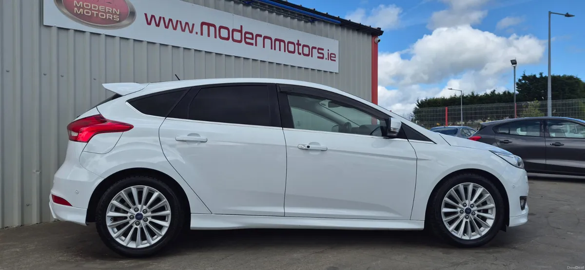 Ford Focus auto 1,5 zetec s titanium petrol - Image 5