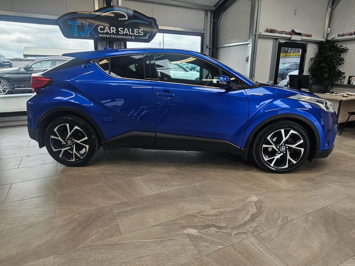 19 TOYOTA CHR SPORT HYBRID - Image 2