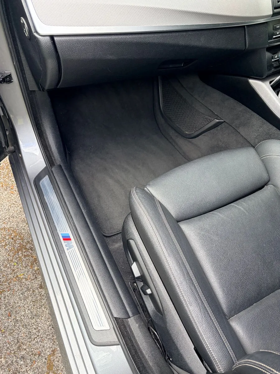 BMW 5-Series 2015 - Image 2