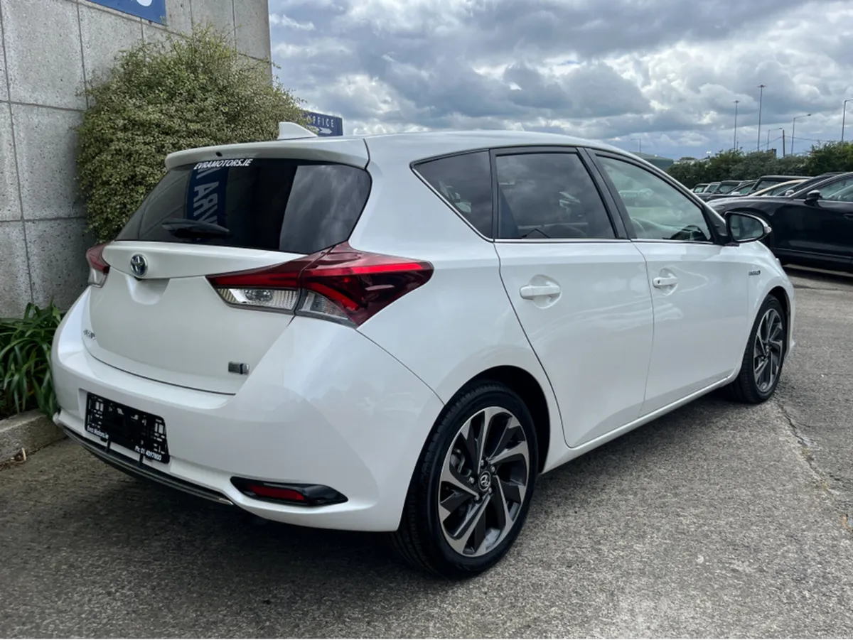 Toyota Auris G AUTOMATIC HYBRID 1.8 PETROL //HIGH - Image 4