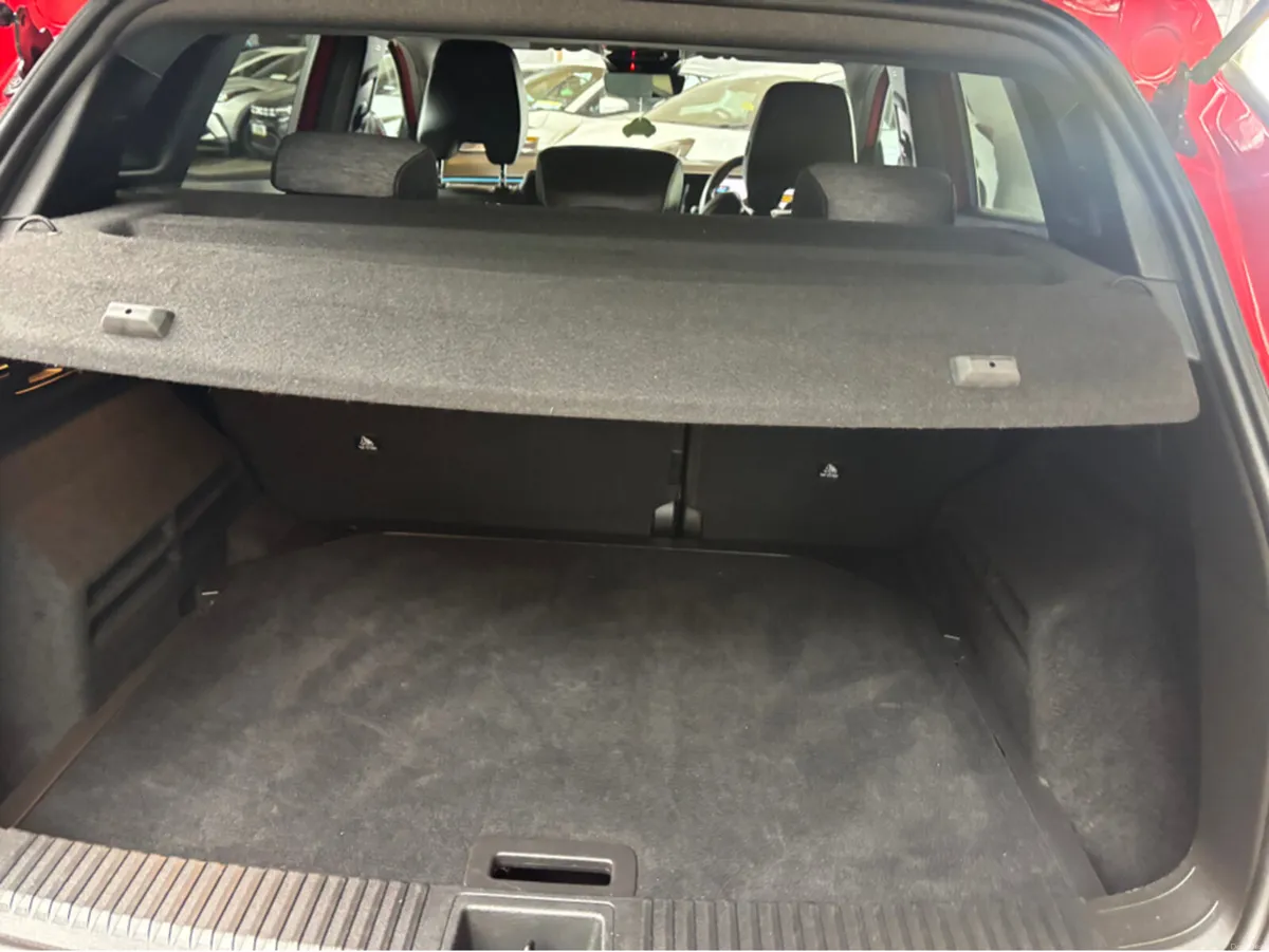 Renault Austral TECHNO E-TECH HYBRID 5 - Image 4