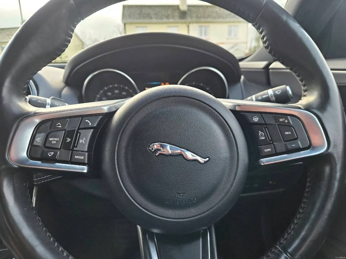 💥2016 JAGUAR XE R-SPORT 2L 180BHP 6 SPEED 💥 - Image 6