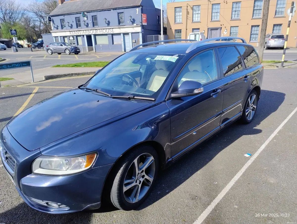 2011 Volvo V50 1.6D Drive SE LUX Edition - Image 1