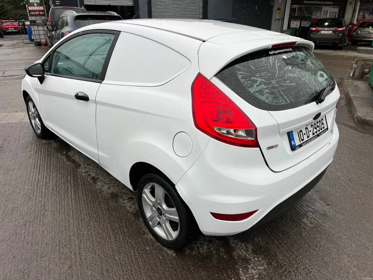 Ford Fiesta 2010 1.4 TDCi 68 PS Style New D O E - Image 4