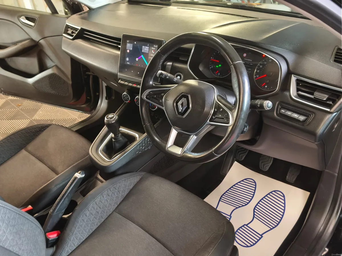 2020 202 Renault Clio Iconic Blue dCi Manual - Image 6