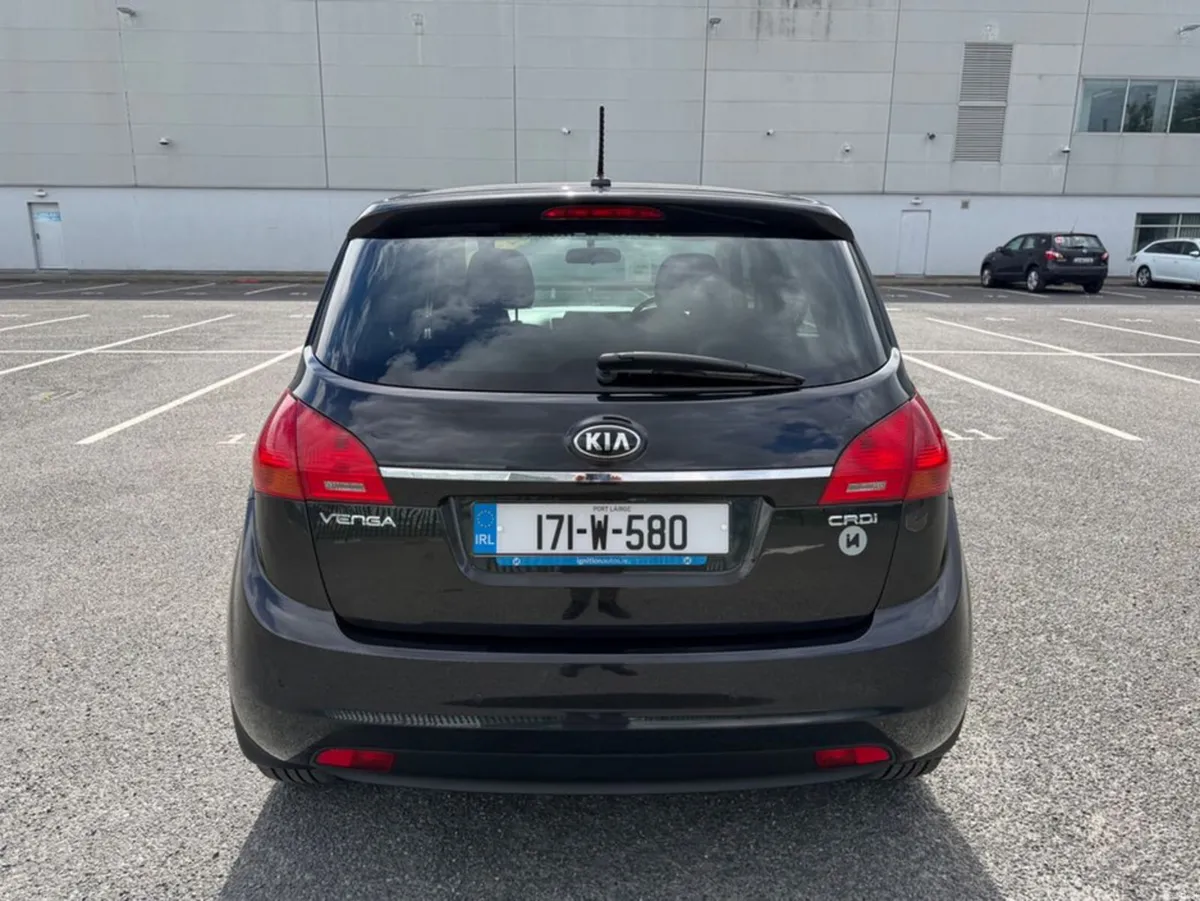 Kia Venga 1.4 DIESEL, ELITE MODEL, LOW MILEAGE, NE - Image 4