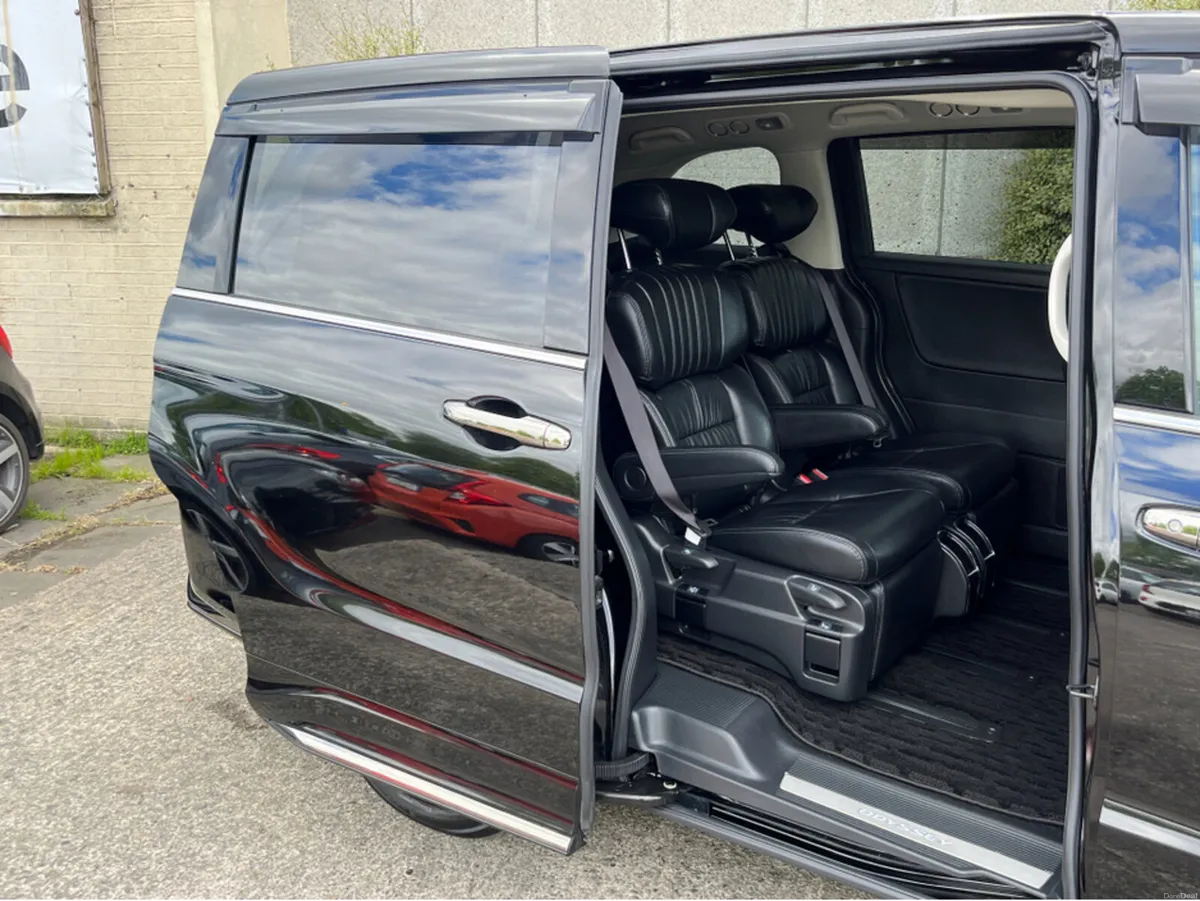 Honda Odyssey 7 SEATER ABSOLUTE EX AUTOMATIC HYBRI - Image 4