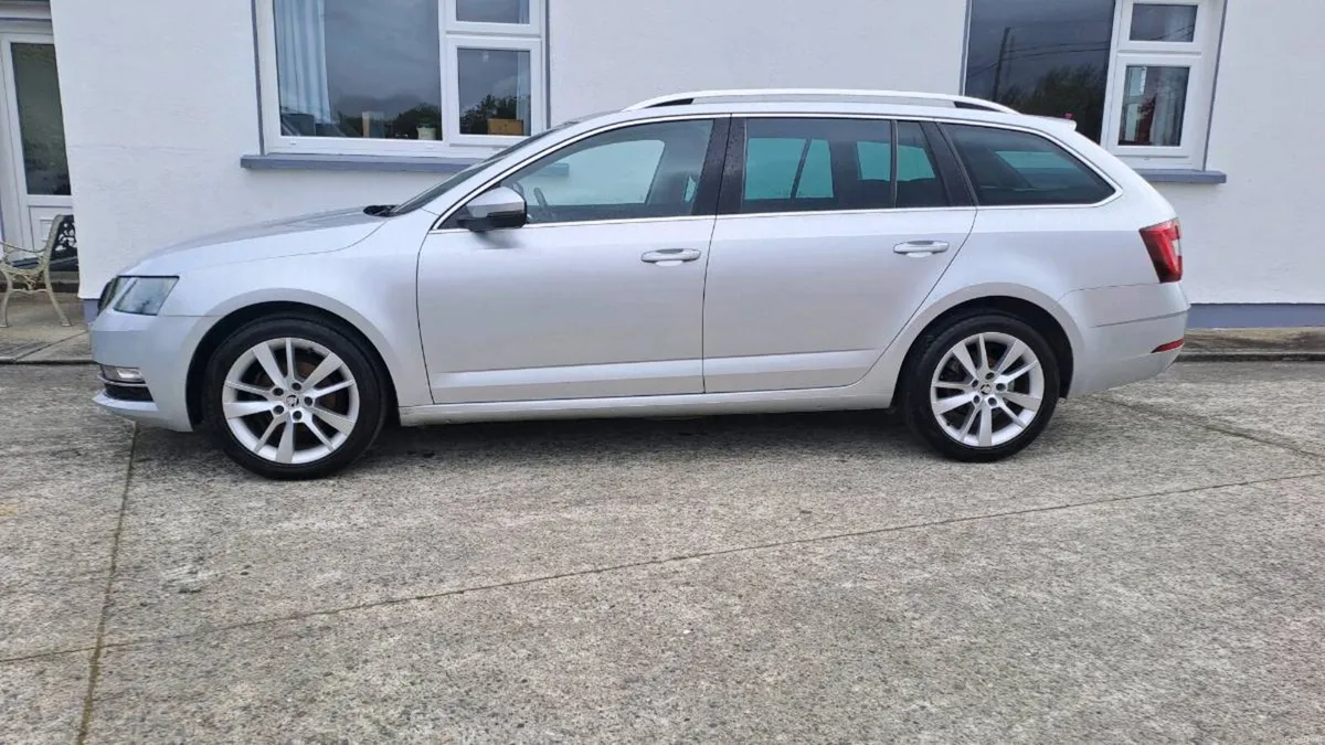 2017 Skoda Octavia Estate Combi~Excellent Conditio - Image 5