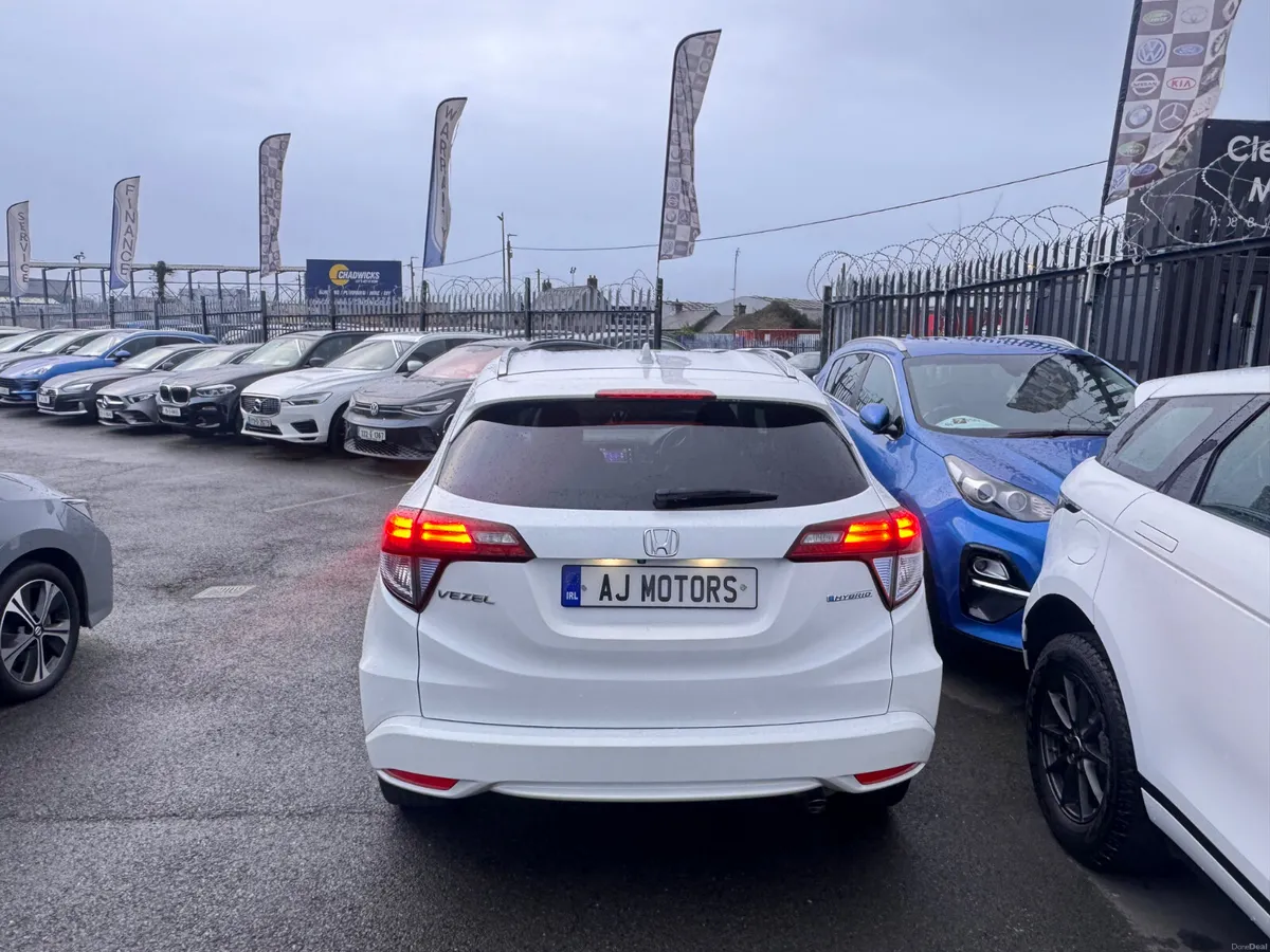 15 HONDA VEZEL 1.5 HYBRID - Image 4