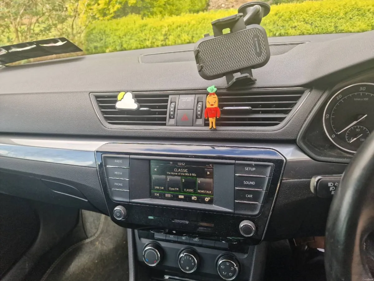 Skoda Superb 1.6 TDI Combi - Image 2