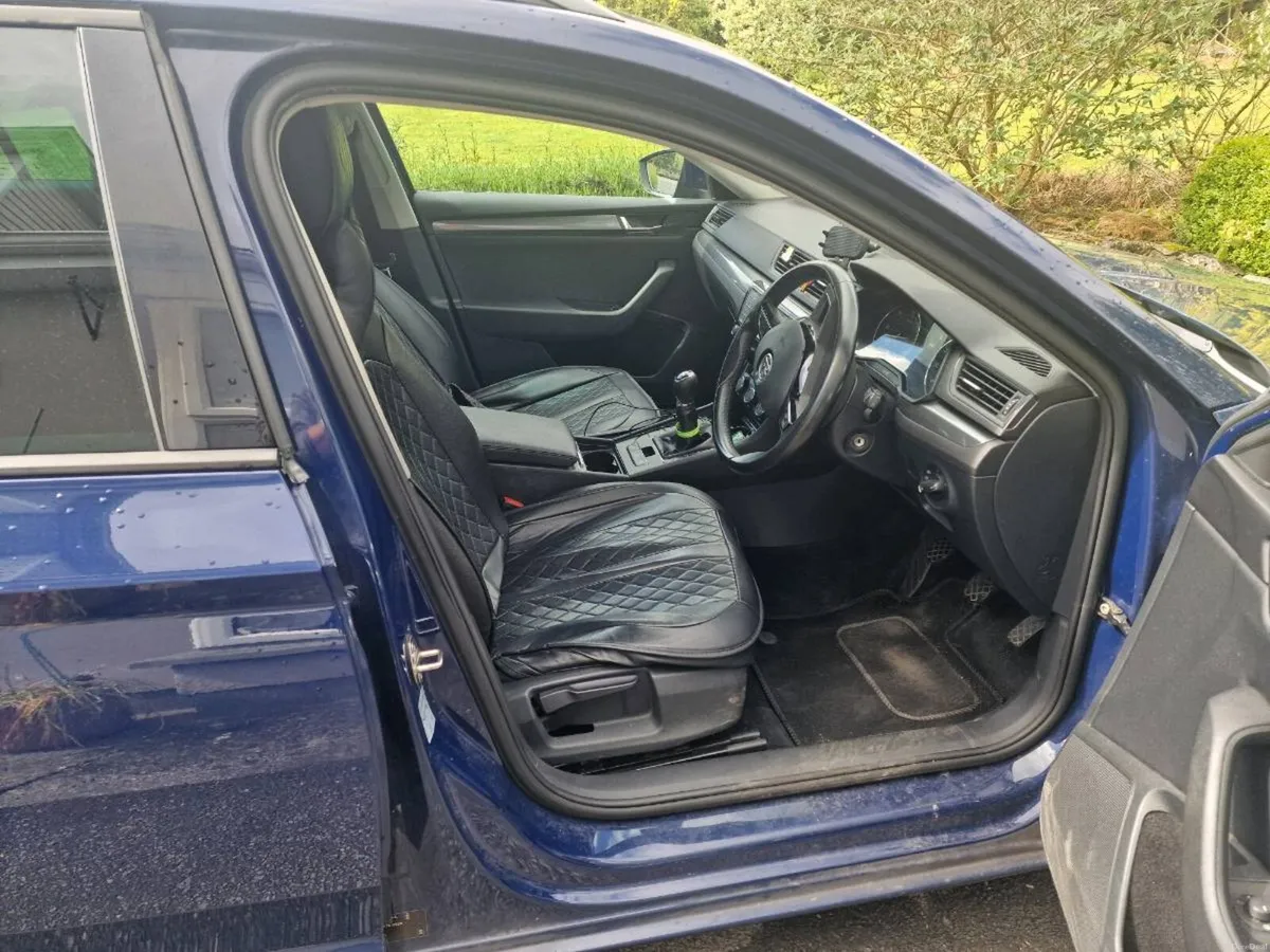 Skoda Superb 1.6 TDI Combi - Image 4