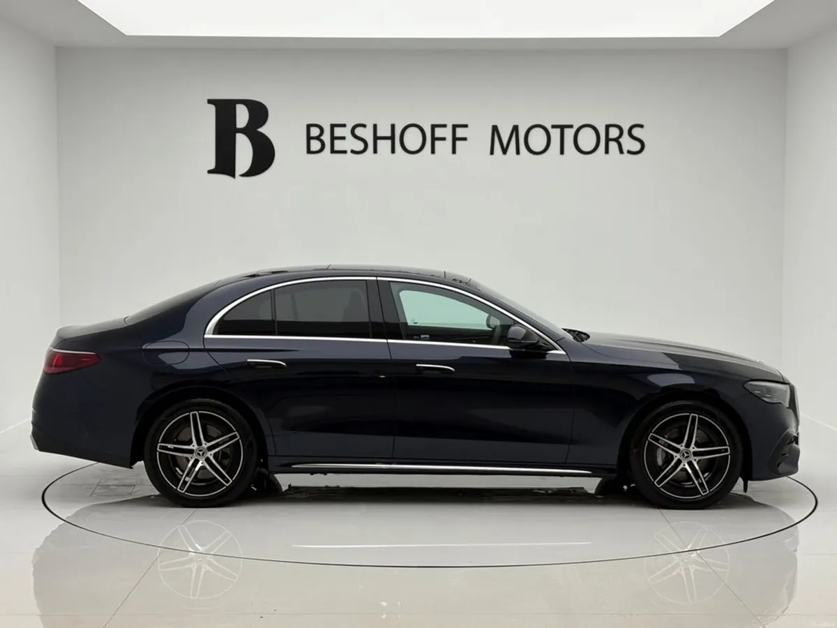 Mercedes-Benz E-Class 300e AMG LINE PREMIUM=HUGE S - Image 4