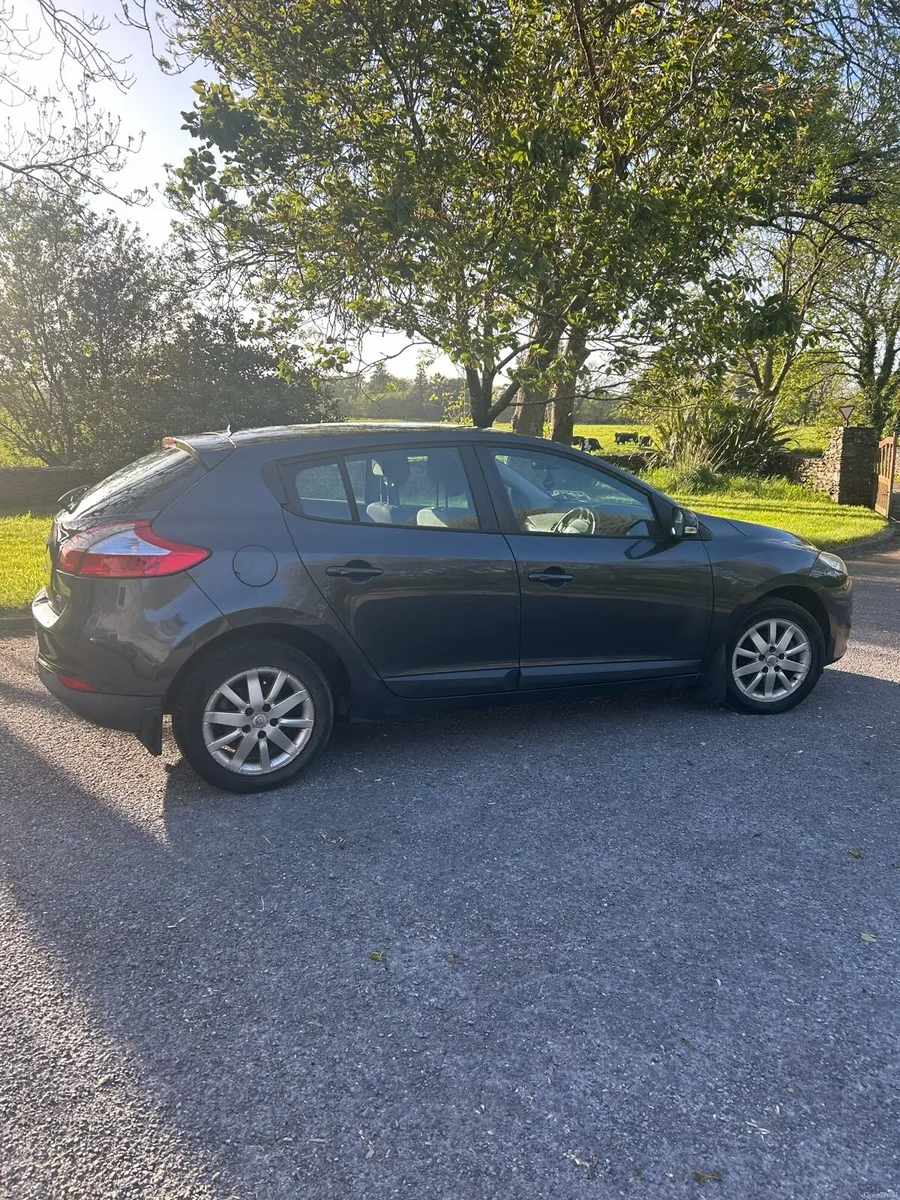 Car - Image 4