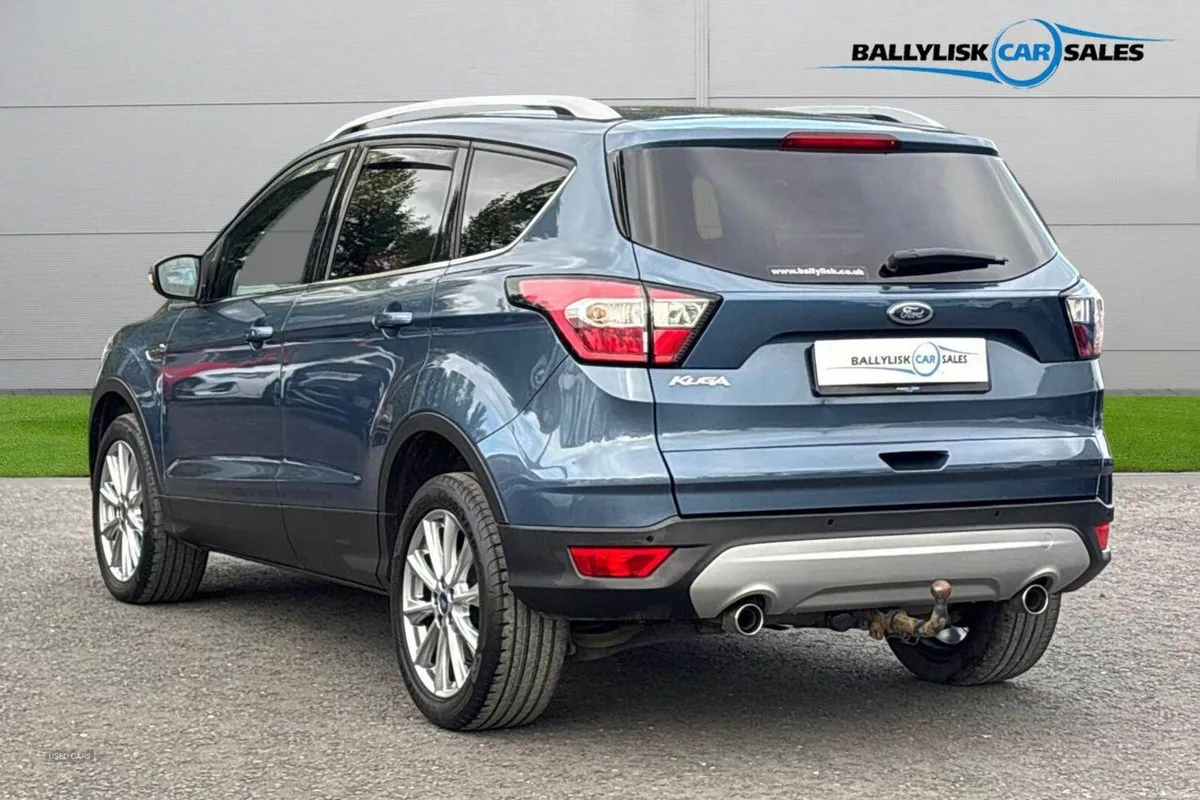 Ford Kuga 2.0 TDCi 150PS Titanium Edition in Chrom - Image 2