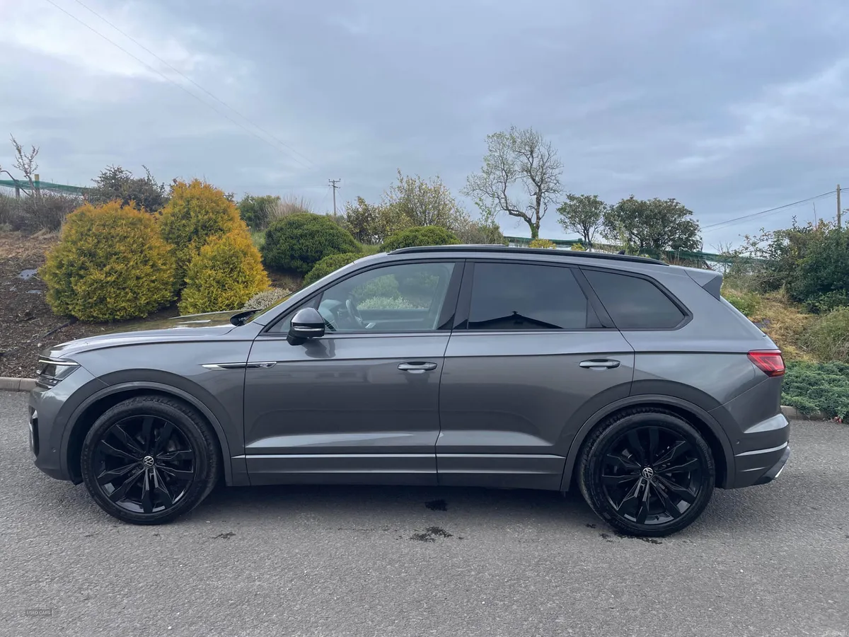 Volkswagen Touareg DIESEL ESTATE - Image 6