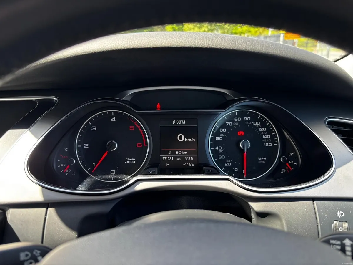 Audi A4 2014 - Image 2