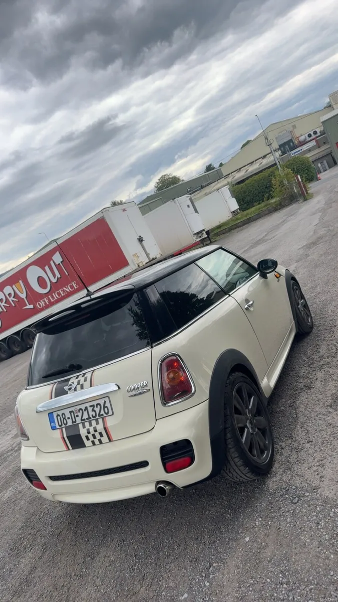 Mini Cooper JohnWorks - Image 2