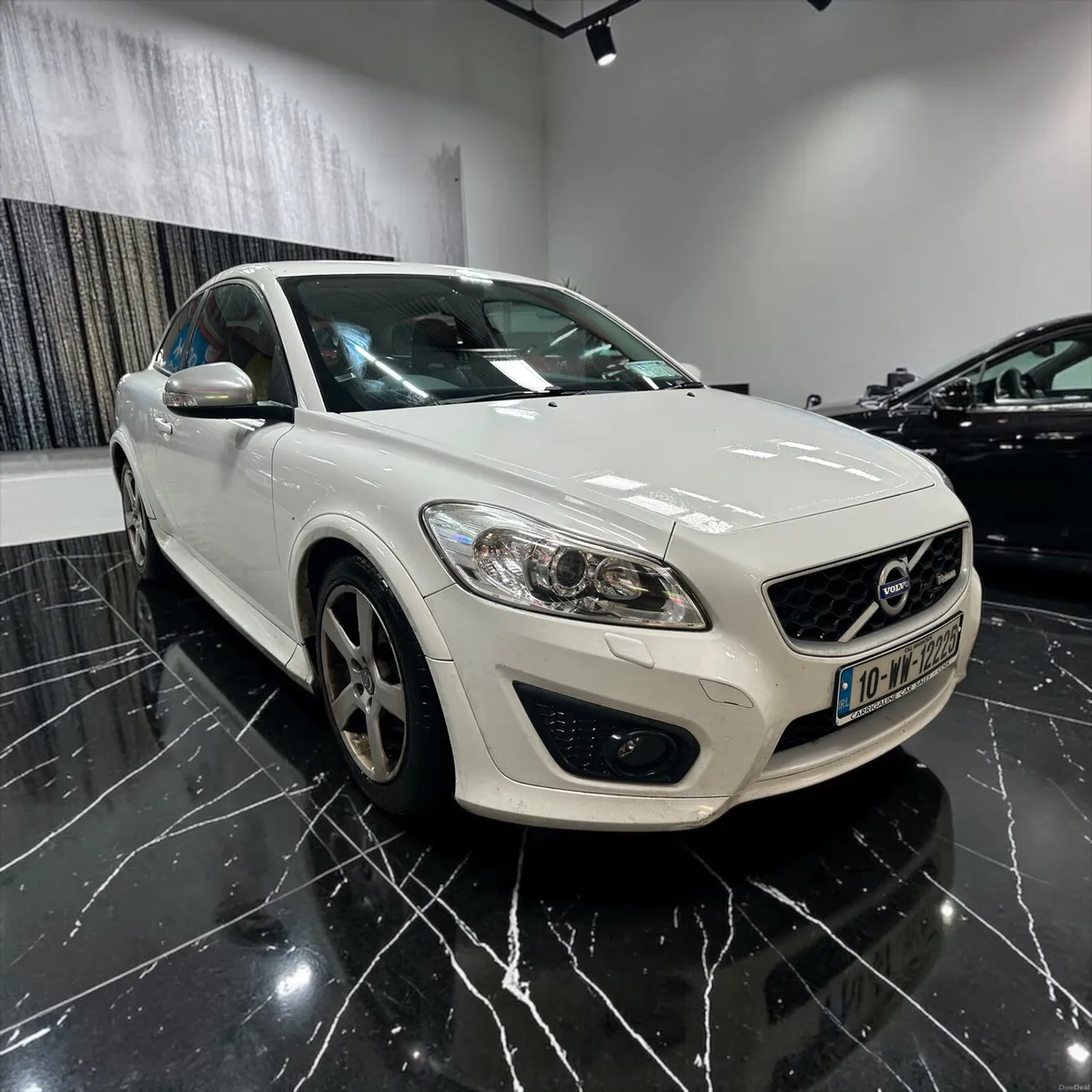 2010 Volvo C30 1.6D D2 R-DESIGN - Image 3