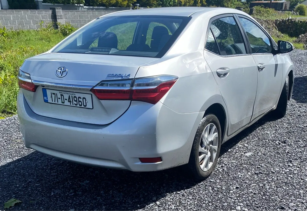 Toyota Corolla 2017 *open to trade with automatic* - Image 3