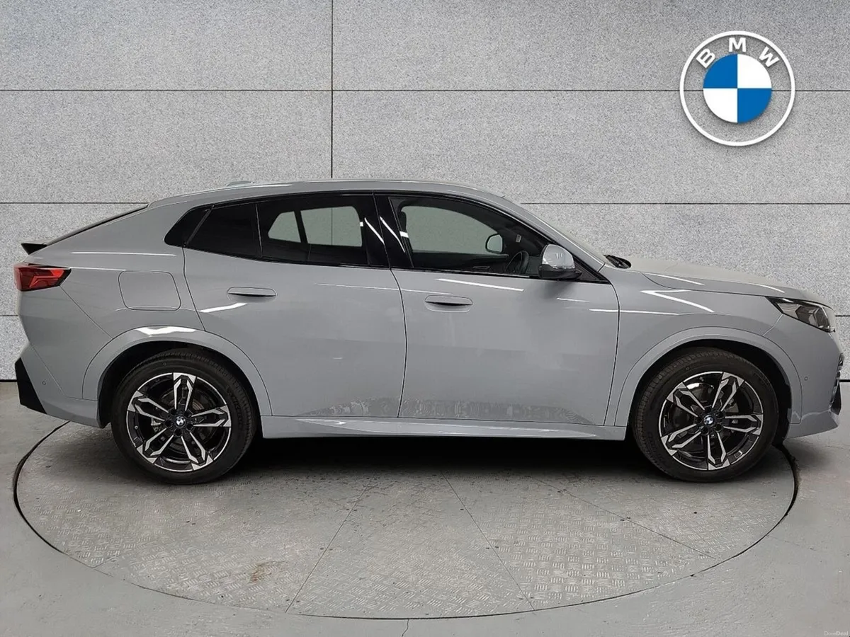 BMW iX2 eDrive20 M Sport - Image 4