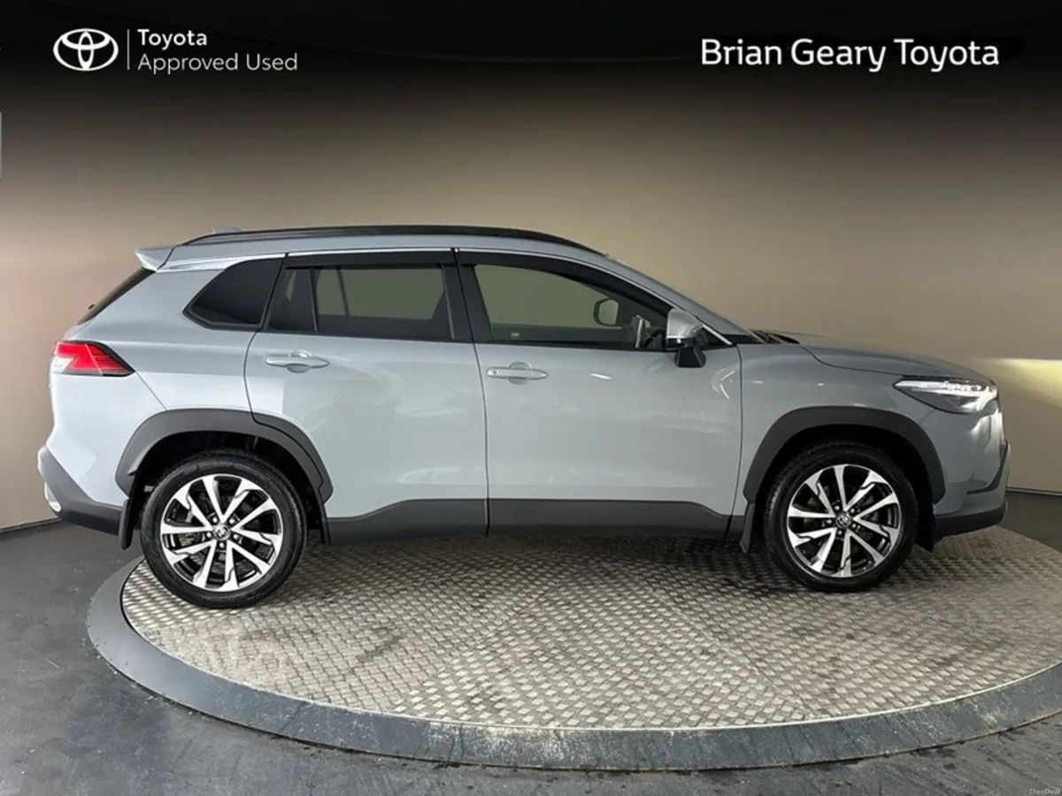Toyota Corolla Cross HYBRID SPORT - Image 3