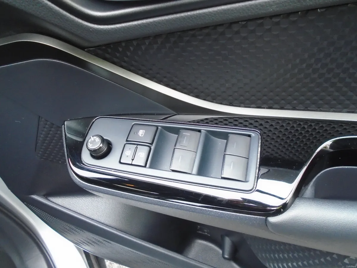 Toyota C-HR 2022 - Image 5