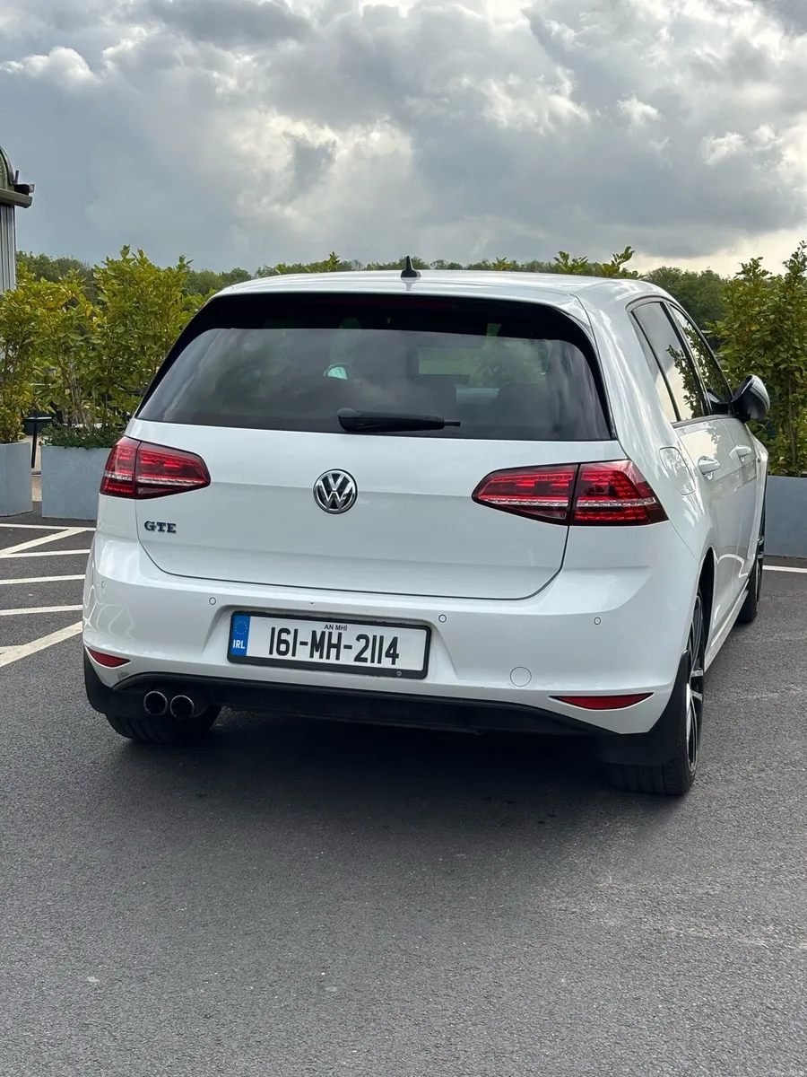 Volkswagen Golf GTE - Image 4